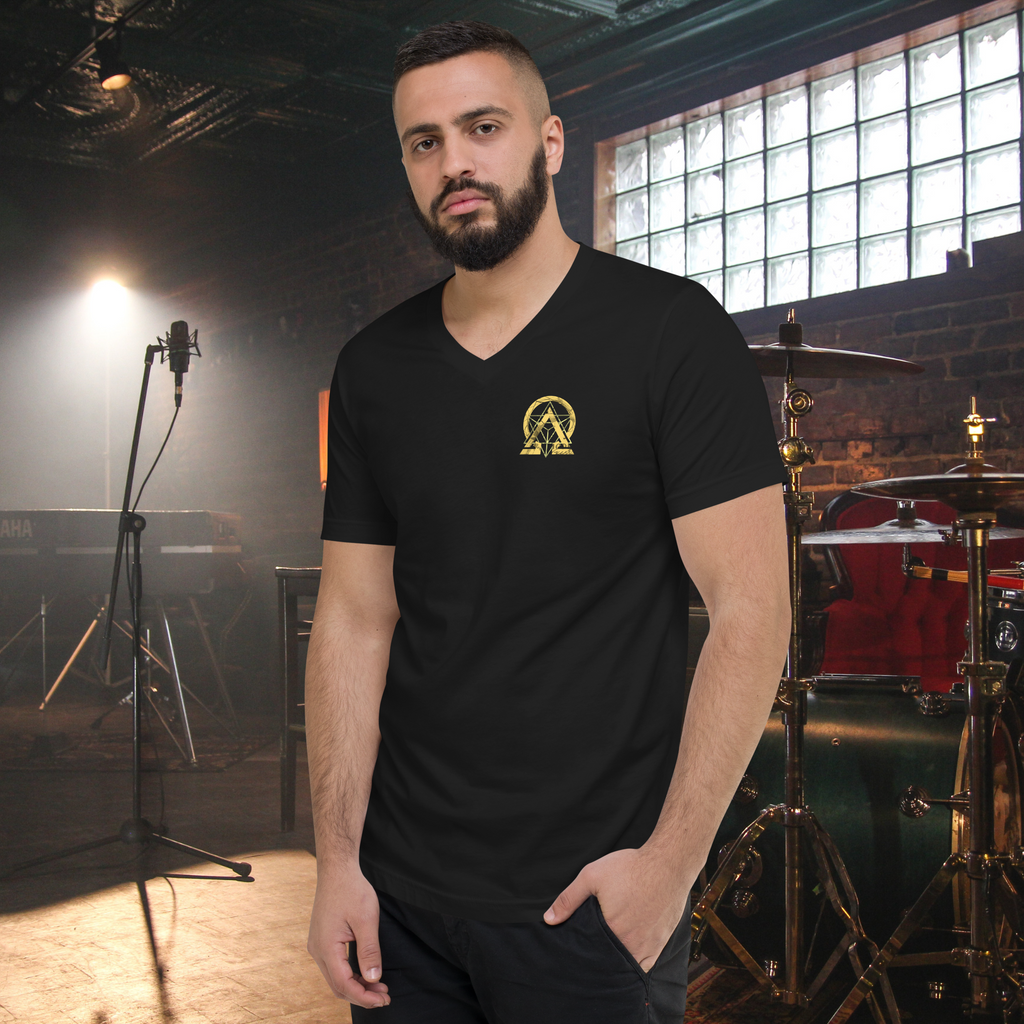 RNC Classic Signature V-Neck Tee black right-side product image.