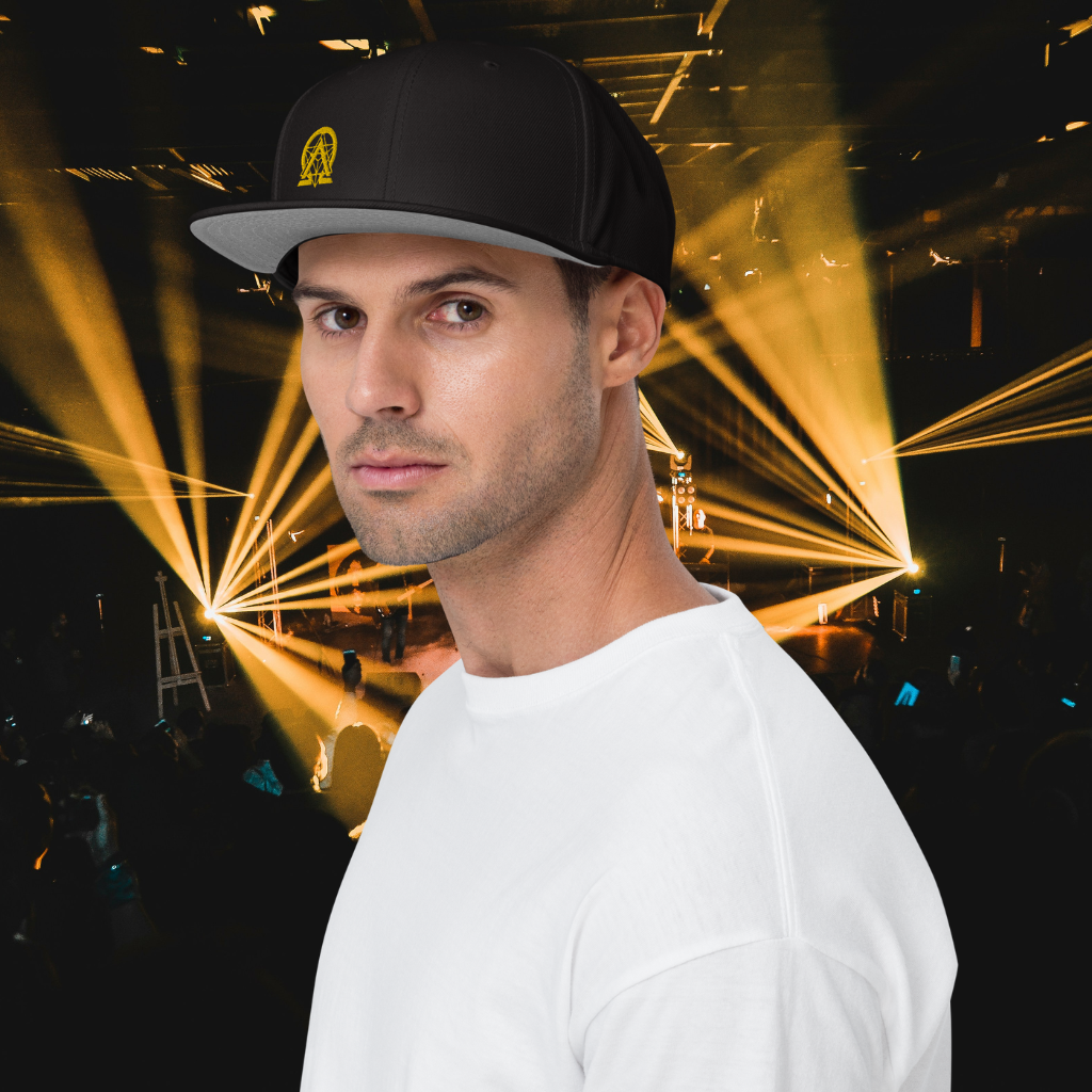 rnc4music Snapback-Cap – Schwarz Seitenansicht