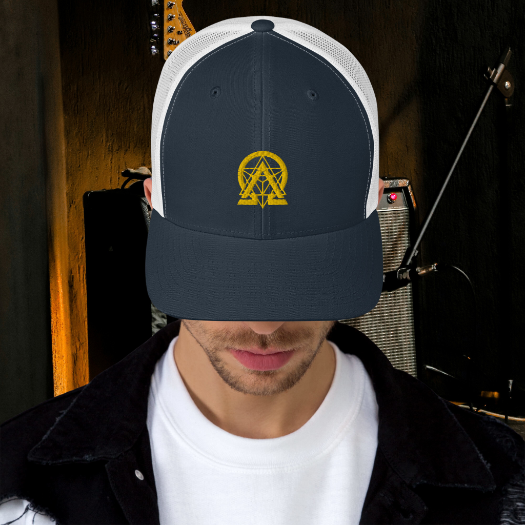 rnc4music Trucker-Cap – Navy Vorderseite, Lifestyle