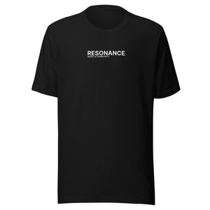 RESONANCE MUSIC & COMMUNITY Logo T-Shirt in Schwarz, Frontansicht (Mockup)
